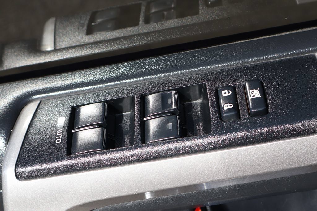 Used 2021 Toyota 4Runner SR5 AWD/4WD image 18