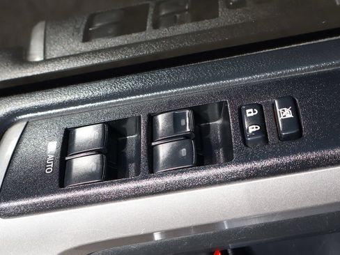Used 2021 Toyota 4Runner SR5 AWD/4WD image 18