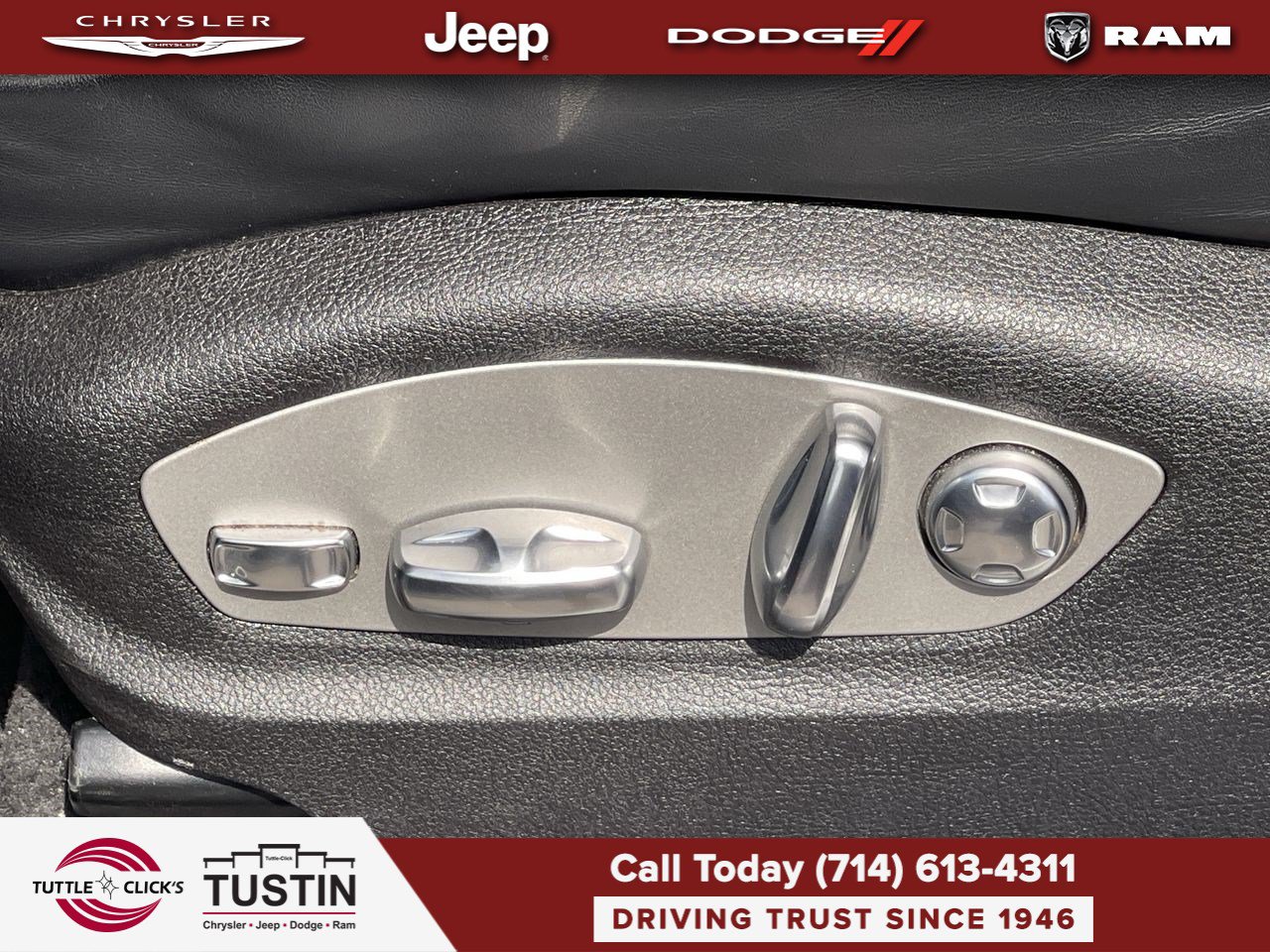 Used 2024 Porsche Macan AWD/4WD image 30