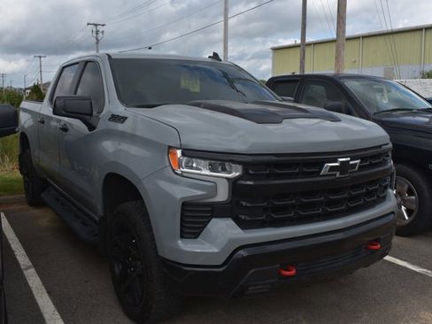 Used 2024 Chevrolet Silverado 1500 LT Trail Boss w/ Convenience Package II image 3