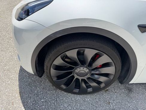 Used 2023 Tesla Model Y Performance AWD/4WD image 5