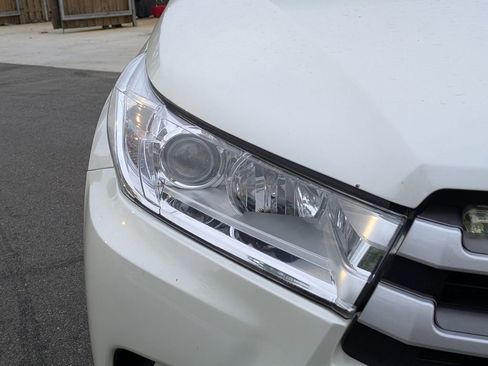 Used 2018 Toyota Highlander Plus image 11