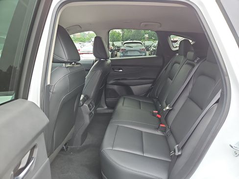 Certified 2025 Nissan Murano SV AWD/4WD image 10