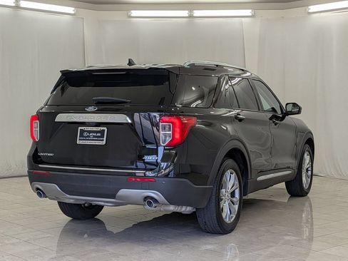 Used 2023 Ford Explorer Limited AWD/4WD image 9