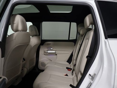 New 2026 Mercedes-Benz GLB 250 4MATIC image 6