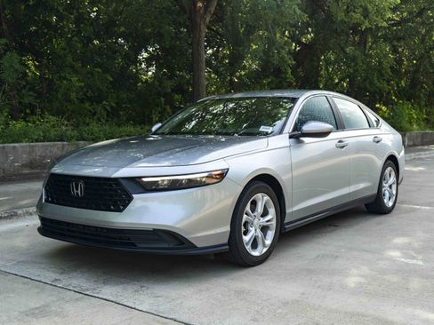 Used 2023 Honda Accord LX image 5