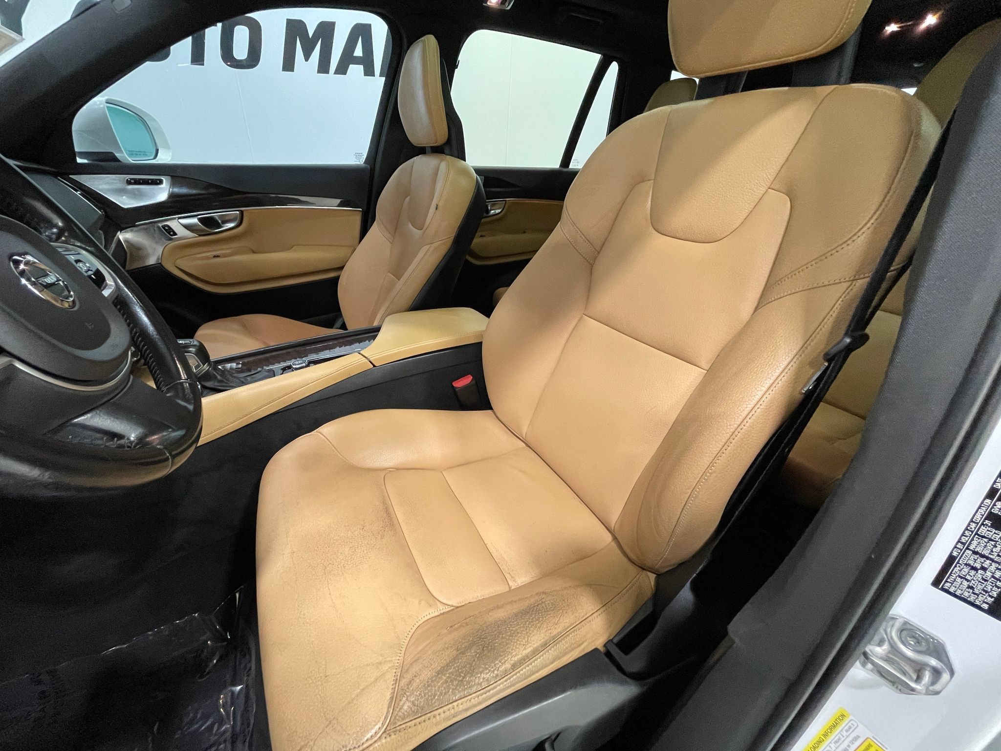 Used 2018 Volvo XC90 T6 Momentum w/ Convenience Package AWD/4WD image 14