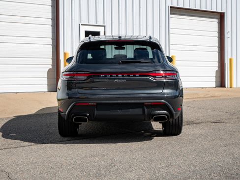 Certified 2025 Porsche Macan image 6