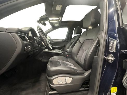 Used 2018 Porsche Macan image 11