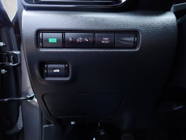 Used 2023 Nissan Sentra SR w/ Midnight Edition Package FWD image 13