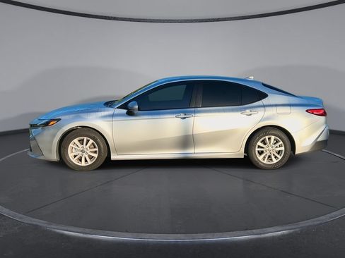 Used 2026 Toyota Camry LE FWD image 5