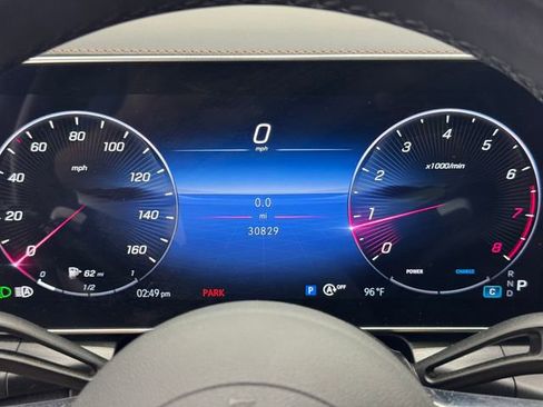 Used 2024 Mercedes-Benz GLC 300 4MATIC image 2