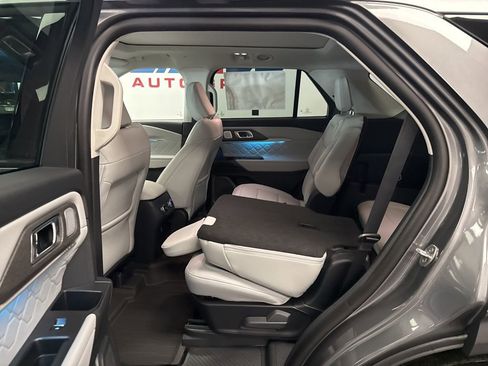 New 2026 Ford Explorer Platinum image 26