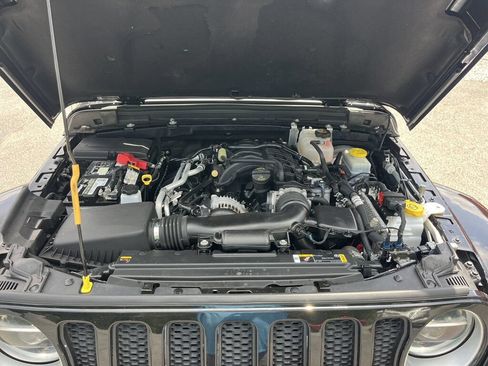 Used 2022 Jeep Wrangler Unlimited Sahara w/ LED Lighting Group AWD/4WD image 57
