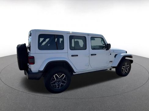 Used 2025 Jeep Wrangler Unlimited Sahara AWD/4WD image 14