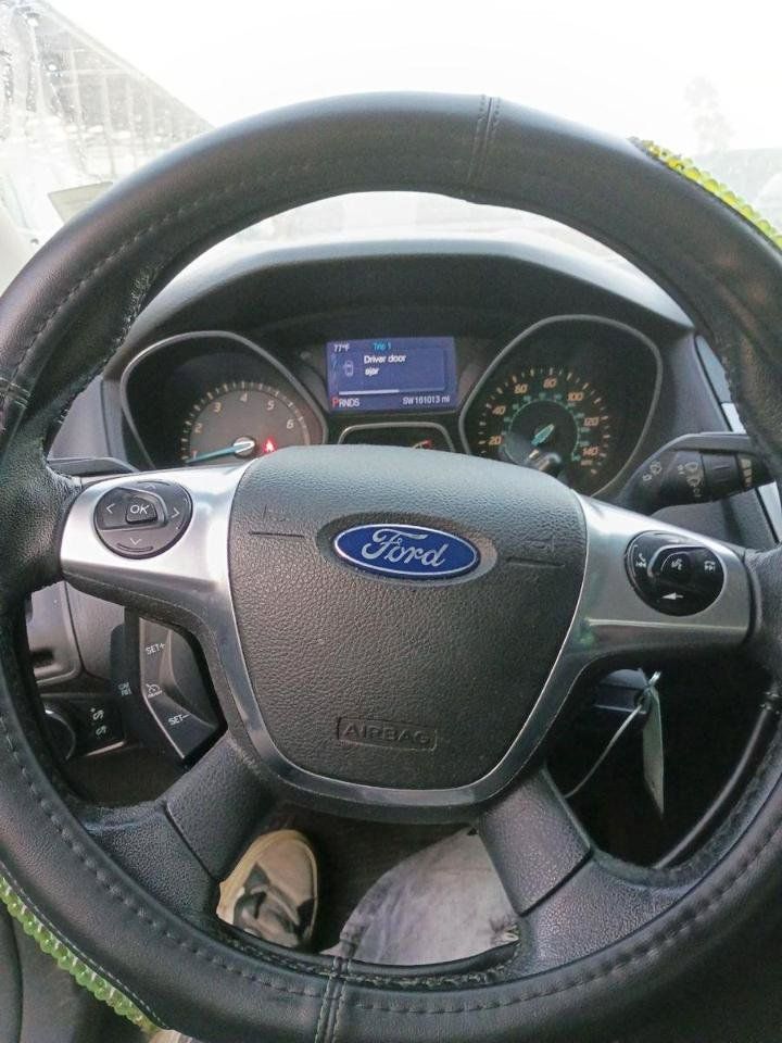 Used 2014 Ford Focus SE w/ Equipment Group 201A FWD image 12