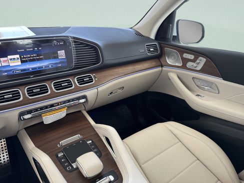 Certified 2026 Mercedes-Benz GLS 450 4MATIC image 46