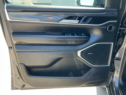 Used 2022 Jeep Wagoneer Series I image 14