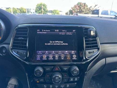 Used 2020 Jeep Grand Cherokee Altitude AWD/4WD image 6
