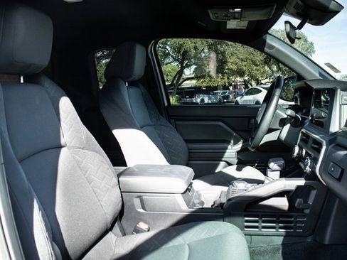 Used 2025 Toyota Tacoma SR image 19