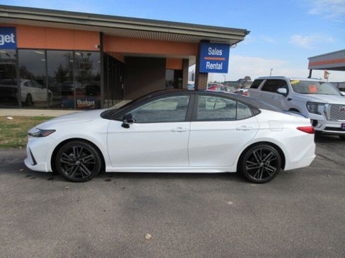 Used 2025 Toyota Camry XSE image 2