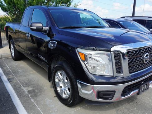 Used 2017 Nissan Titan SV w/ All Weather Package (L93) AWD/4WD image 3