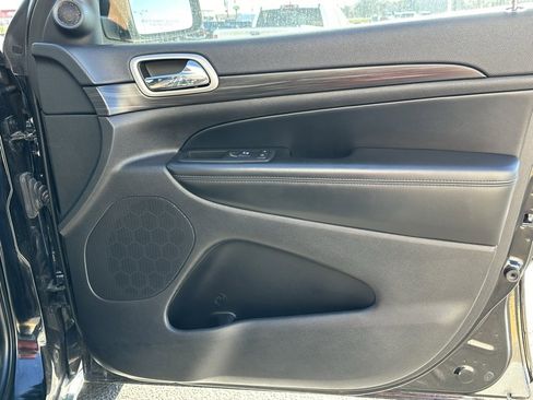 Used 2022 Jeep Grand Cherokee Laredo X image 20