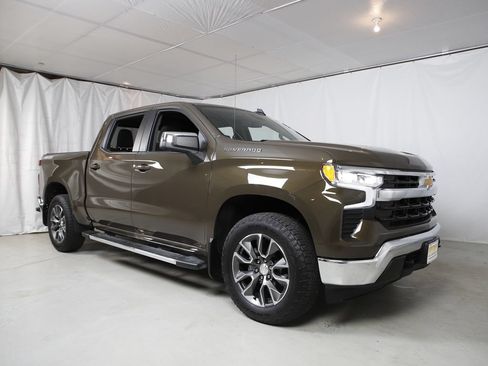 Used 2023 Chevrolet Silverado 1500 LT AWD/4WD image 20