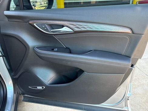 Certified 2023 Buick Envision Avenir image 39