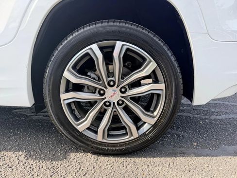 Used 2019 GMC Terrain Denali w/ Advanced Safety Package AWD/4WD image 12