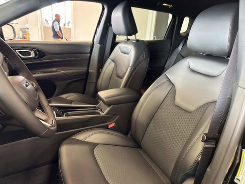 New 2026 Jeep Compass Latitude image 33