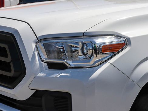 Certified 2023 Toyota Tacoma SR AWD/4WD image 10
