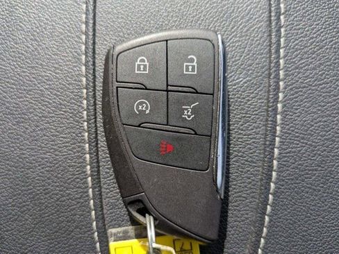 Used 2024 Chevrolet Traverse LT w/ Enhanced Driving Package FWD image 32