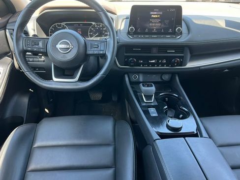Used 2023 Nissan Rogue SV w/ SV Premium B Package AWD/4WD image 3