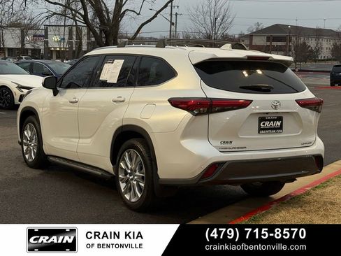 Used 2022 Toyota Highlander Limited image 5