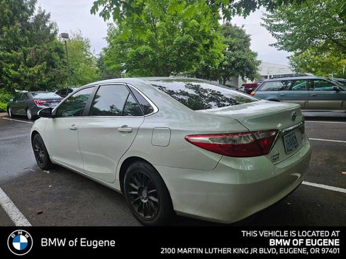 Used 2017 Toyota Camry XLE FWD image 4
