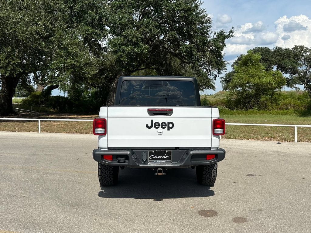 Used 2022 Jeep Gladiator Sport AWD/4WD image 6