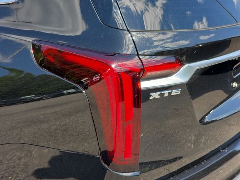 Used 2024 Cadillac XT6 Luxury FWD image 39