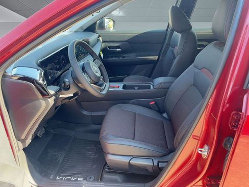 New 2026 Nissan Kicks SR w/ Cold Weather Package image 5