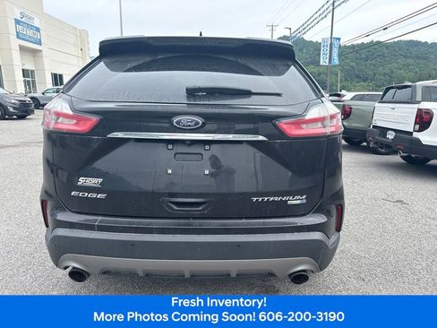 Used 2019 Ford Edge Titanium w/ Equipment Group 301A AWD/4WD image 7