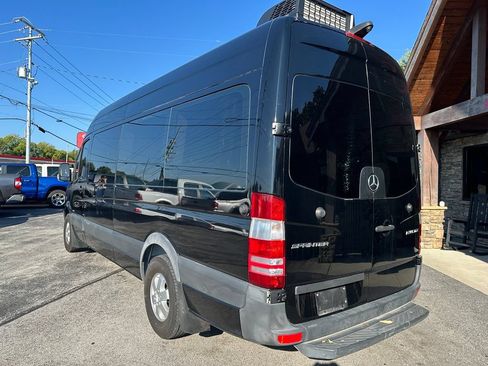 Used 2016 Mercedes-Benz Sprinter 2500 image 2