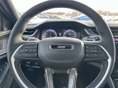 New 2025 Jeep Grand Cherokee L Limited w/ Black Appearance Package image 14