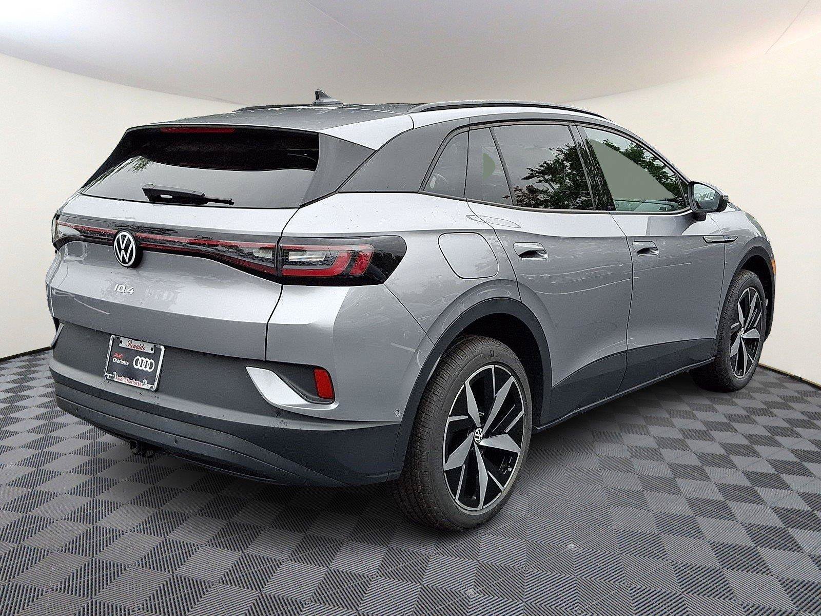 Used 2023 Volkswagen ID.4 Pro S AWD/4WD image 6