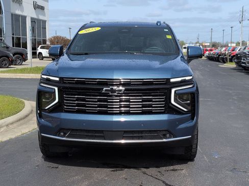 Used 2025 Chevrolet Tahoe High Country image 2