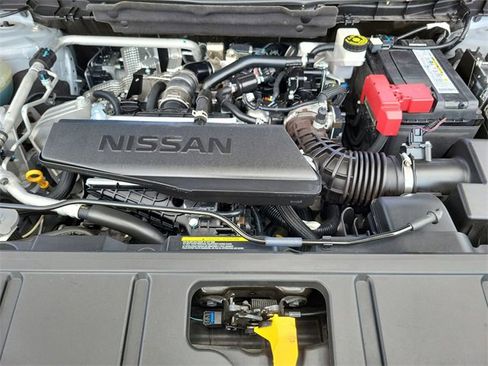 Used 2023 Nissan Rogue SV image 16