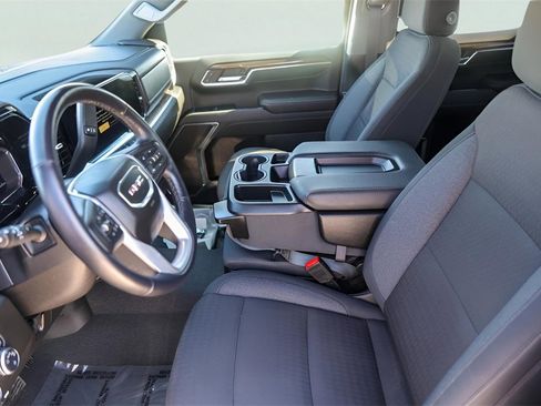 Used 2024 GMC Sierra 1500 SLE image 12