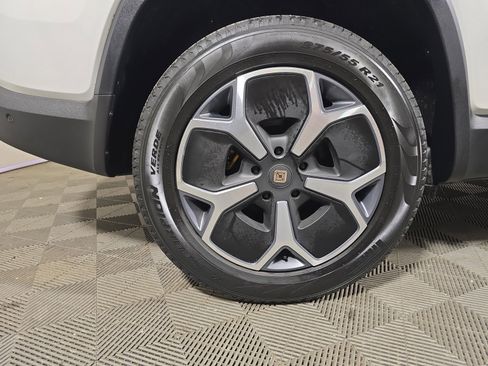 Used 2024 Rivian R1S Adventure AWD/4WD image 12