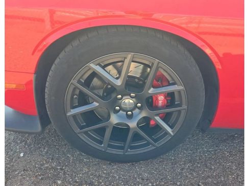 Used 2016 Dodge Challenger R/T Scat Pack RWD image 7