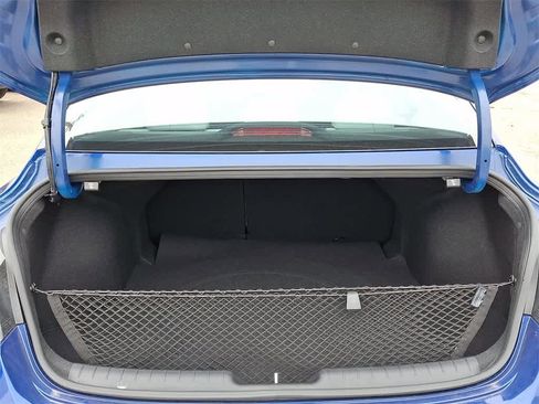 Used 2025 Hyundai Elantra Limited image 28