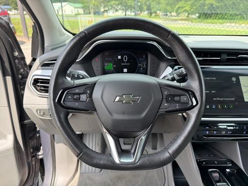Used 2023 Chevrolet Bolt EUV Premier w/ Sun & Sound Package FWD image 15